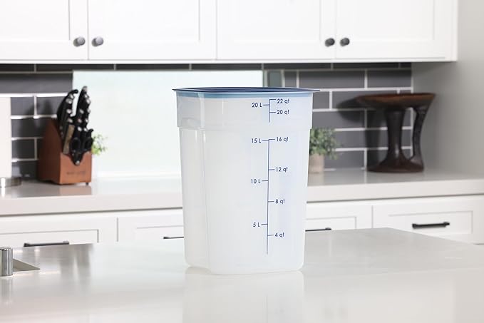 Cambro FreshPro 22 Quart (QT) Food Storage Container with Lid (Restaurant Grade) - for Food Prep, Commercial Kitchen, Pet and Dog Food Container (Translucent)