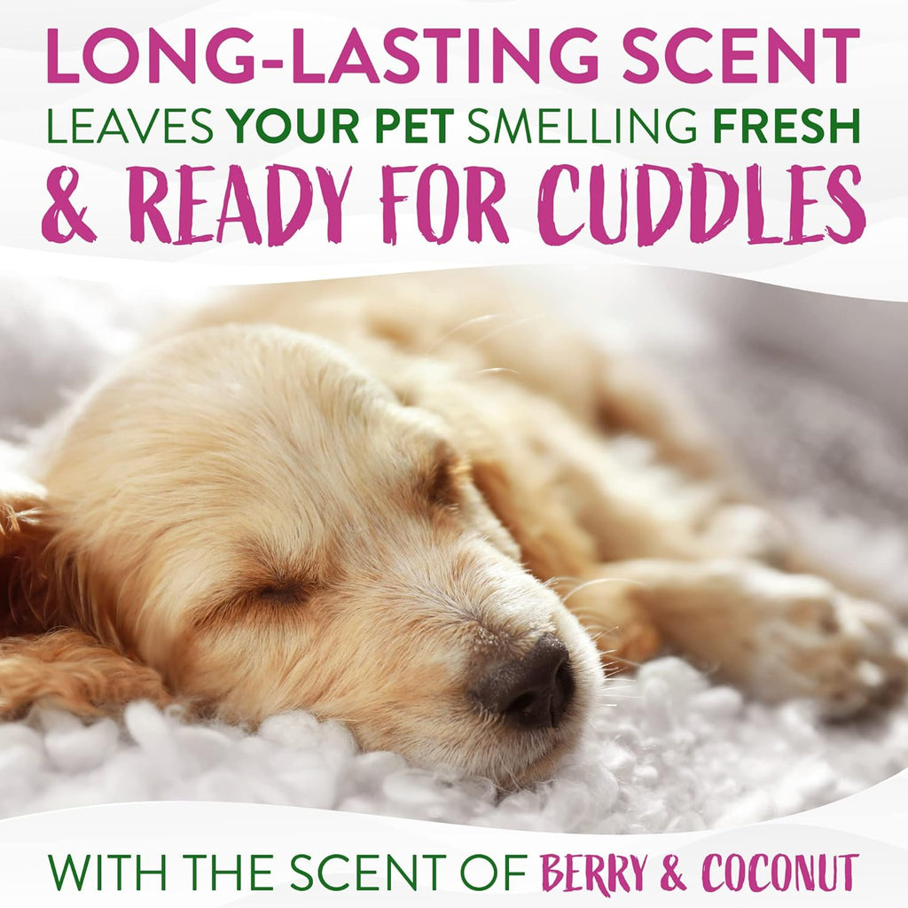 TropiClean Deep Cleaning Pet Wipes, 100ct - Wipes for Dogs & Cats - Gently Removes Dirt, Dander & Smells - for Pet Paws, Face, Body & Bottom - Sweet Berry & Coconut Scent