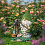TERESA'S COLLECTIONS Garden Gnomes Decor with Solar Lights, Fathers Gifts, Green Outdoor Resin Decorations for Porch Patio, Gnome Ornaments for Dad and Mom，9"